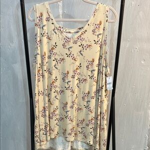 Lane Bryant women’s plus Sz. 22/24 cream floral tank top NWT